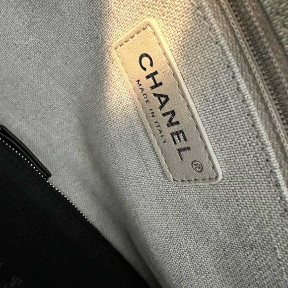 Authentic Chanel Deauville Tote with Top Handle 2022 - Picture 15 of 16